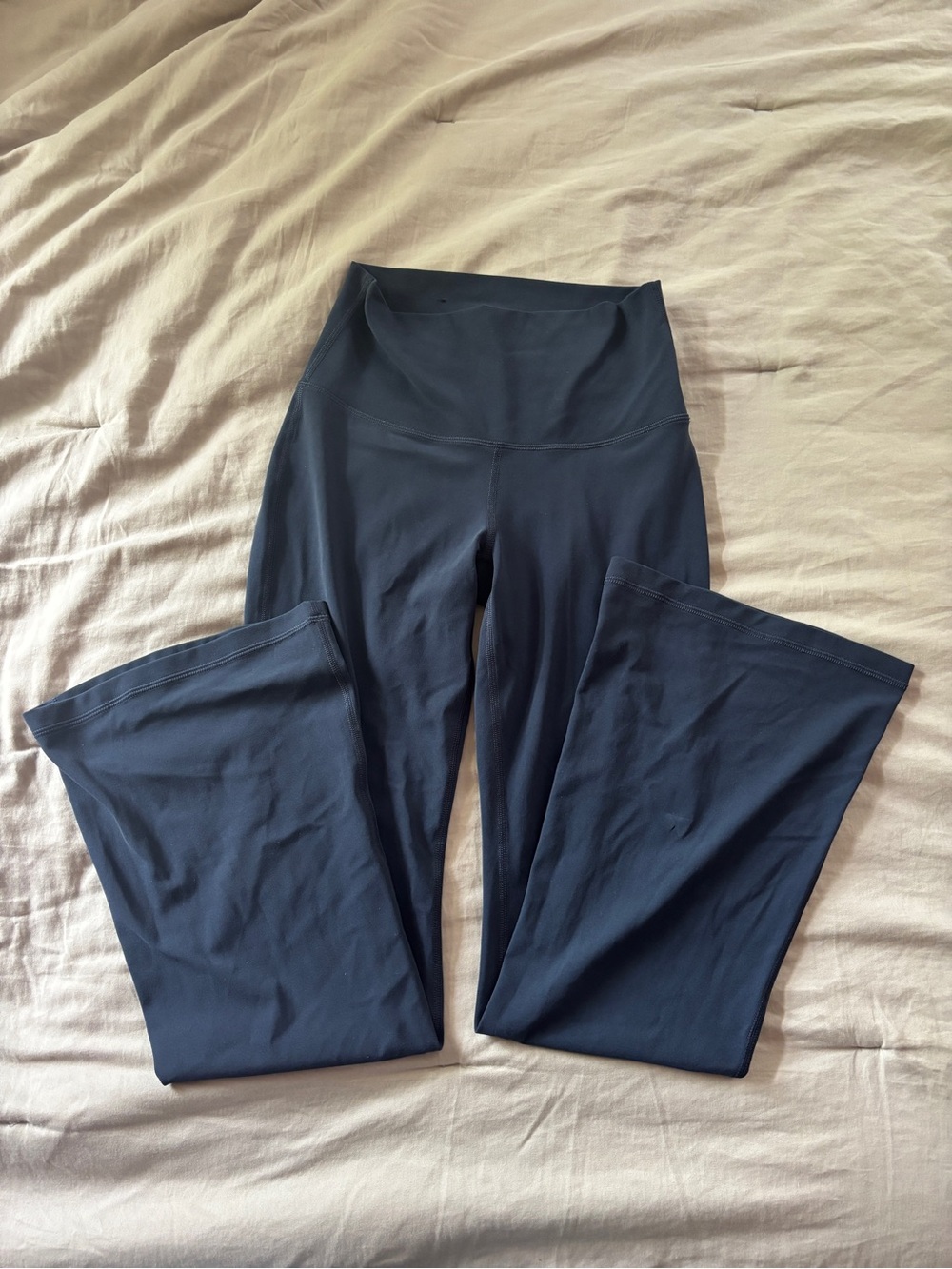 Aritzia TnAction High-rise Flare Leggings